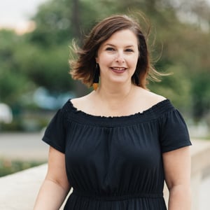 Amy Cates_headshot